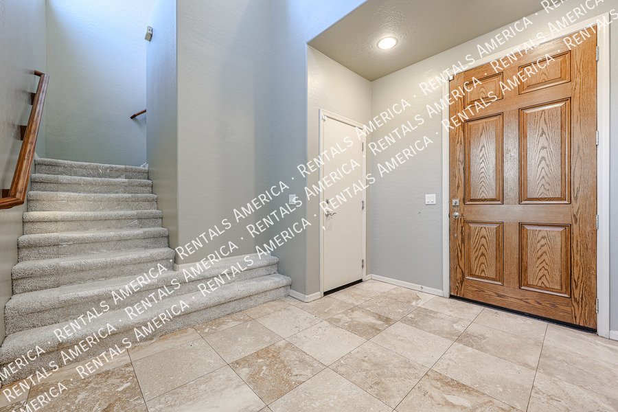 Upscale 4 Bedroom Home in Desert Ridge property image