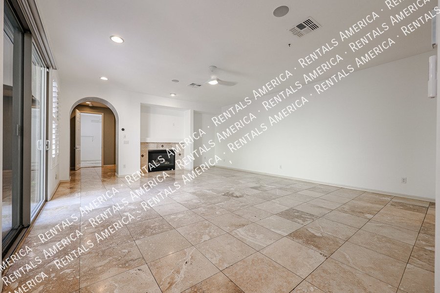 Upscale 4 Bedroom Home in Desert Ridge property image