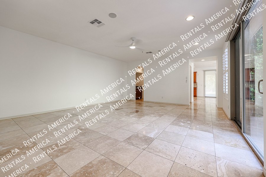 Upscale 4 Bedroom Home in Desert Ridge property image
