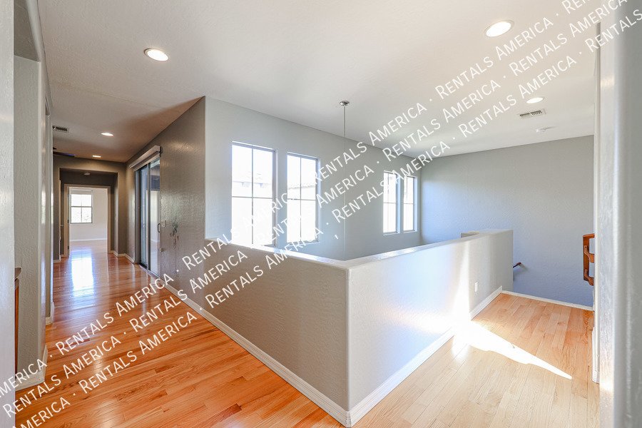 Upscale 4 Bedroom Home in Desert Ridge property image