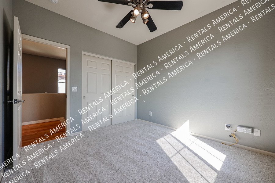 Upscale 4 Bedroom Home in Desert Ridge property image