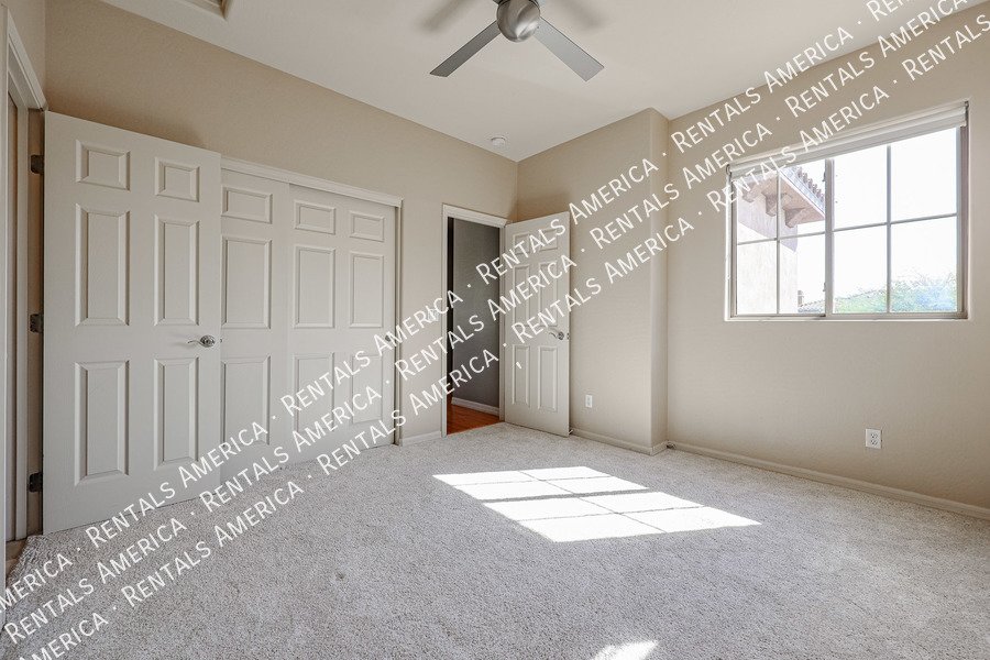 Upscale 4 Bedroom Home in Desert Ridge property image