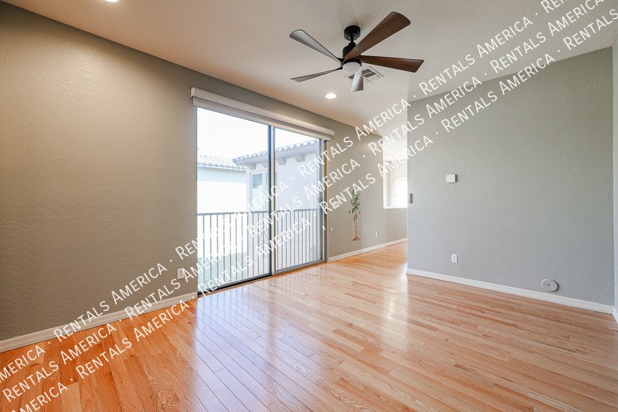 Upscale 4 Bedroom Home in Desert Ridge property image