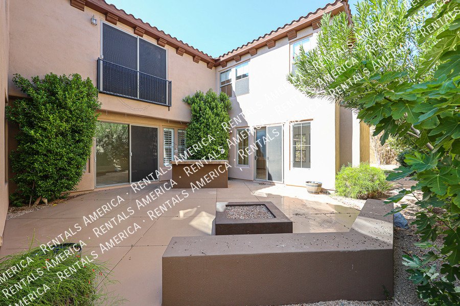 Upscale 4 Bedroom Home in Desert Ridge property image