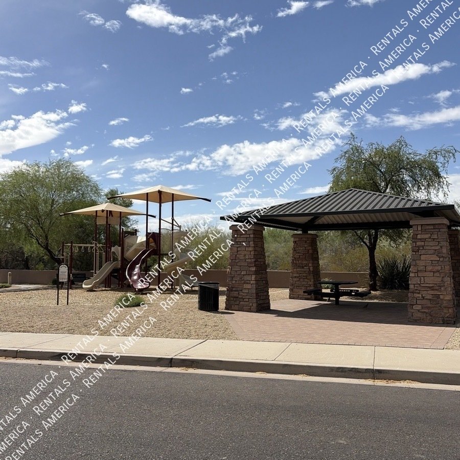 Upscale 4 Bedroom Home in Desert Ridge property image