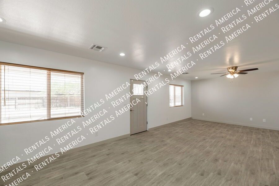 *Get 2 weeks free rent with a signed 12 month lease!* property image