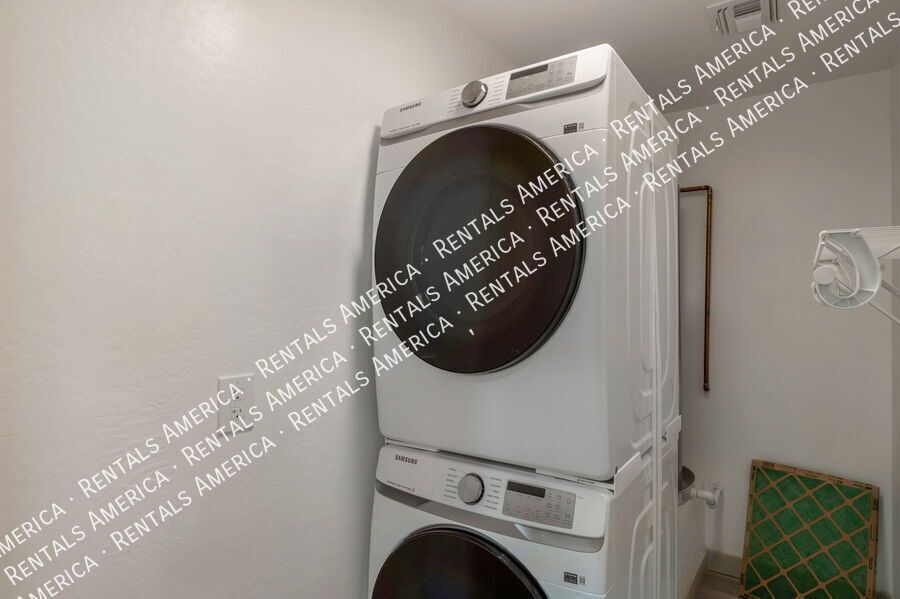 *Get 2 weeks free rent with a signed 12 month lease!* property image