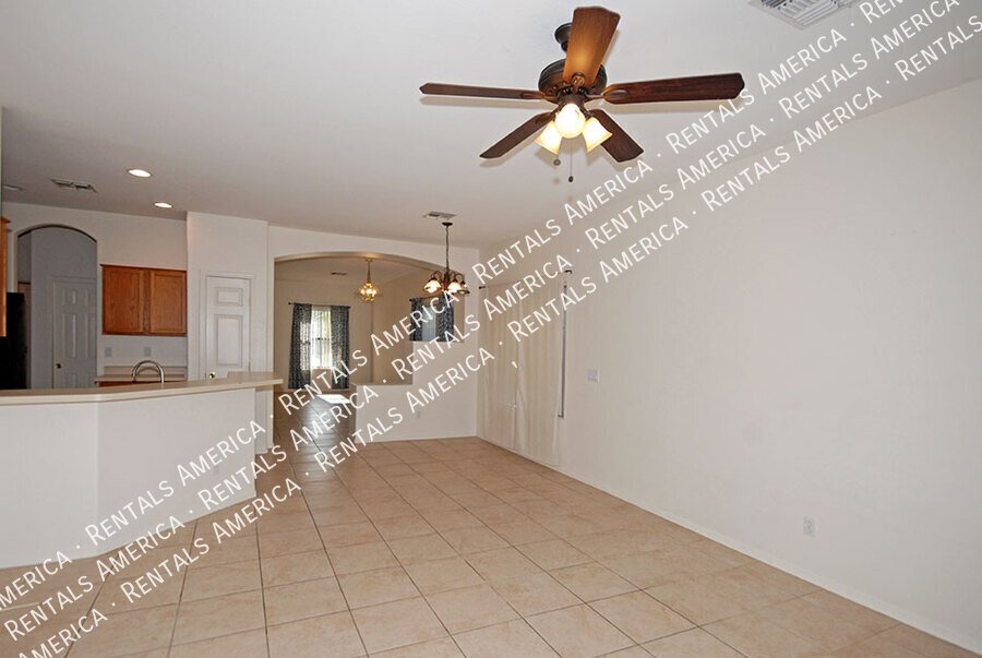3+ Bedroom / 2 Bath Home in Litchfield Park property image