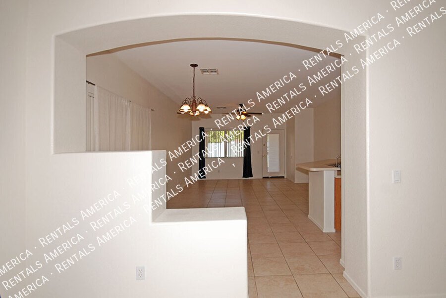 3+ Bedroom / 2 Bath Home in Litchfield Park property image