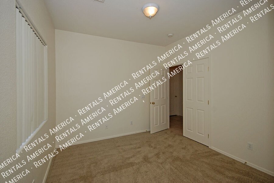3+ Bedroom / 2 Bath Home in Litchfield Park property image