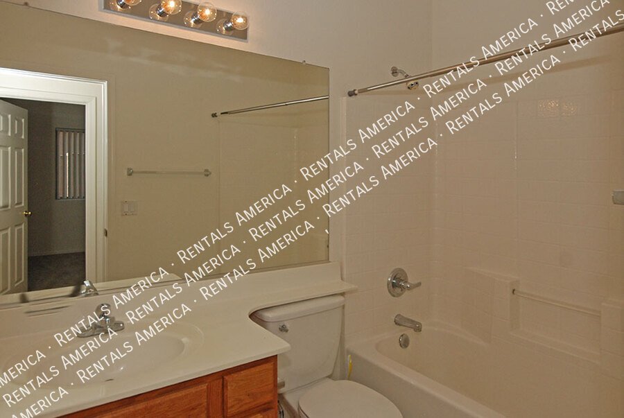 3+ Bedroom / 2 Bath Home in Litchfield Park property image