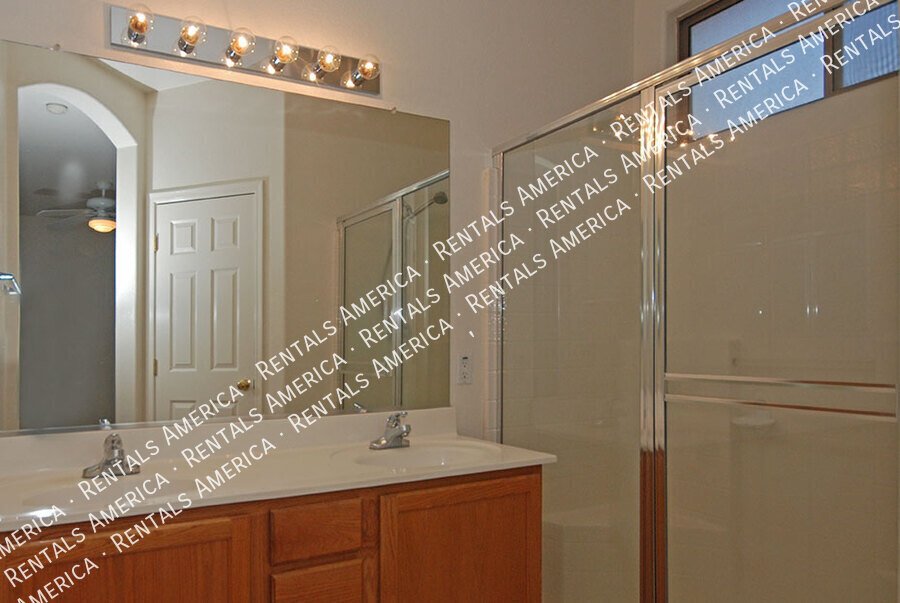 3+ Bedroom / 2 Bath Home in Litchfield Park property image
