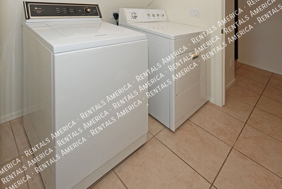 3+ Bedroom / 2 Bath Home in Litchfield Park property image
