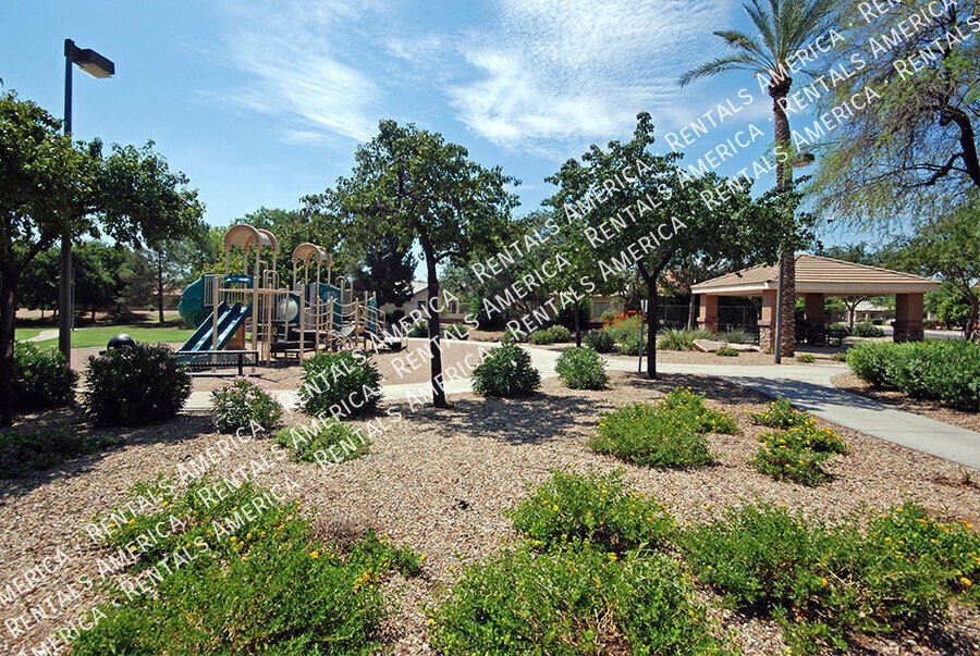 3+ Bedroom / 2 Bath Home in Litchfield Park property image