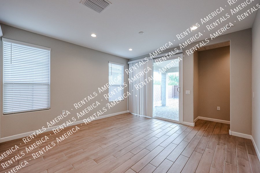 Move In Special! 3 bed 2 bath at Estrella property image