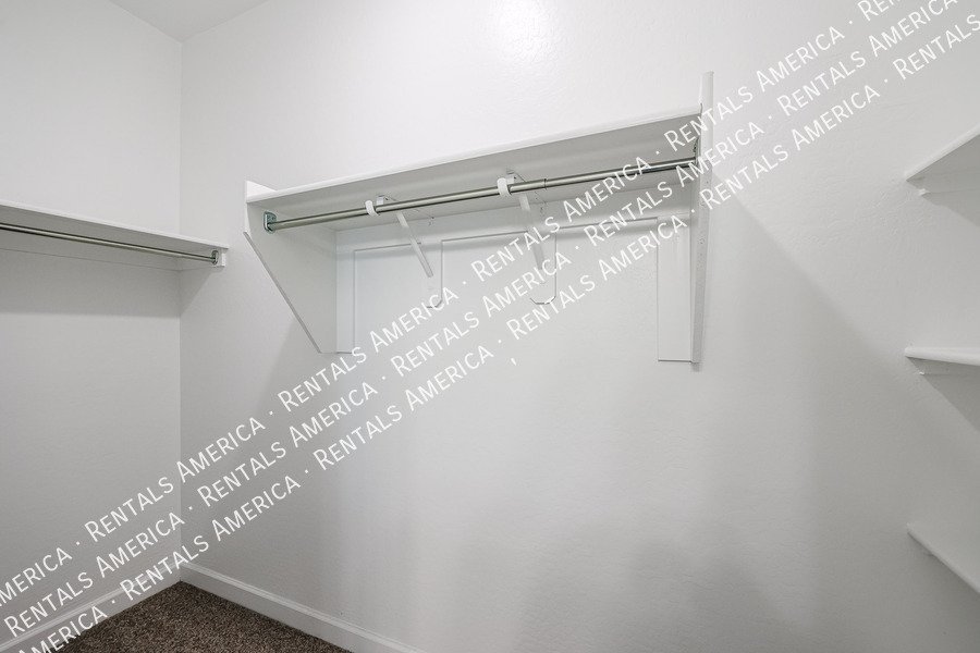 Move In Special! 3 bed 2 bath at Estrella property image