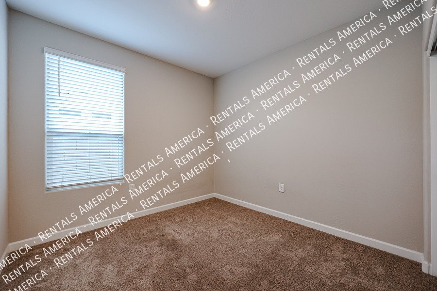 Move In Special! 3 bed 2 bath at Estrella property image