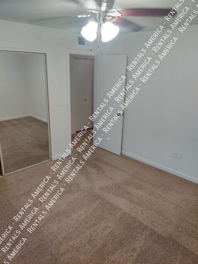 Beautiful 2 bed/2 bath condo property image