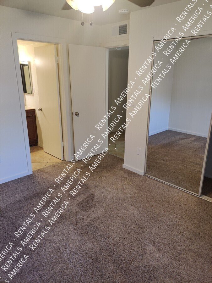 Beautiful 2 bed/2 bath condo property image