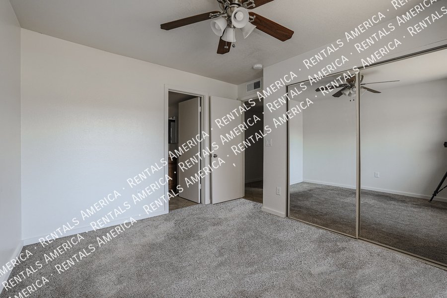 Beautiful 2 bed/2 bath condo property image