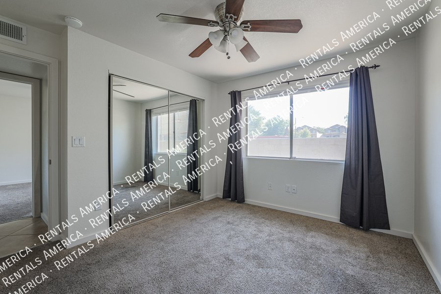 Beautiful 2 bed/2 bath condo property image