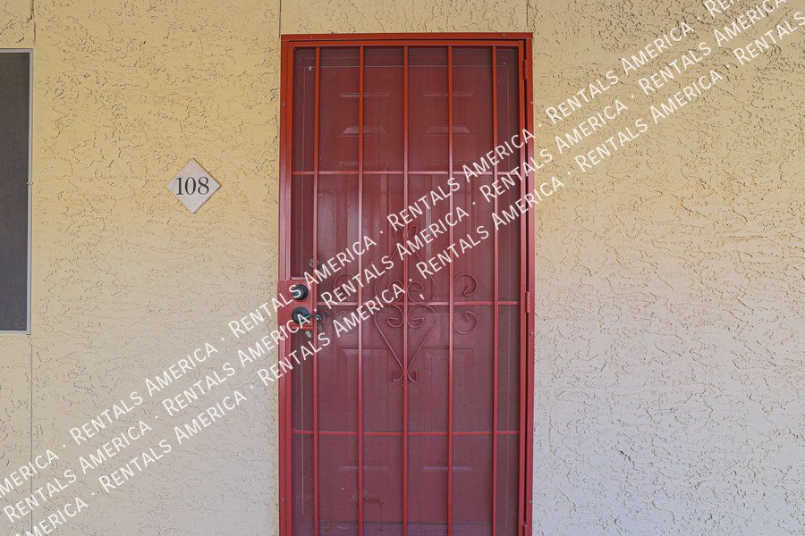 Beautiful 2 bed/2 bath condo property image
