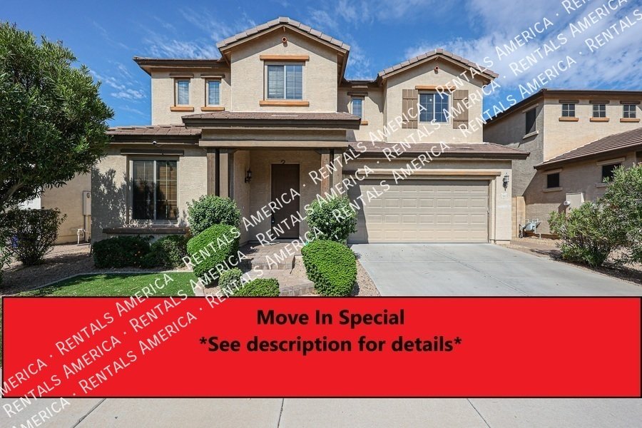 4 bedroom/3 bath with 3 car tandem garage! property image