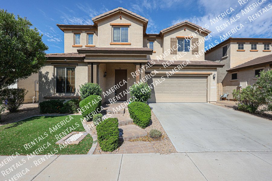 4 bedroom/3 bath with 3 car tandem garage! property image