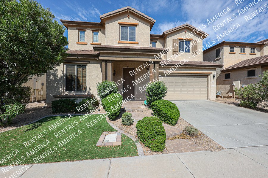 4 bedroom/3 bath with 3 car tandem garage! property image