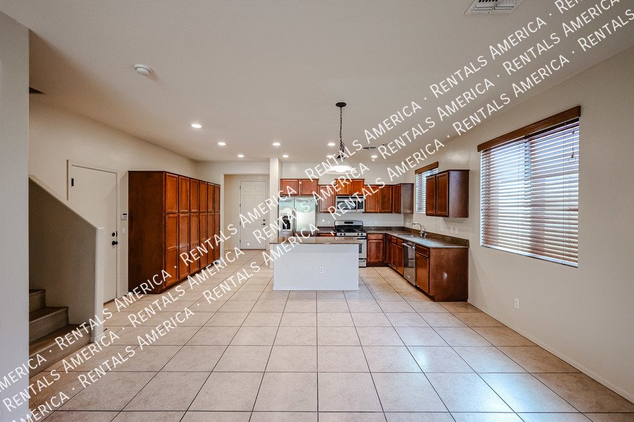 4 bedroom/3 bath with 3 car tandem garage! property image