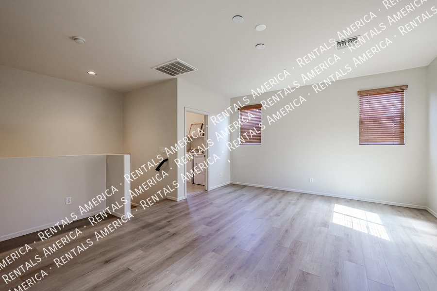 4 bedroom/3 bath with 3 car tandem garage! property image