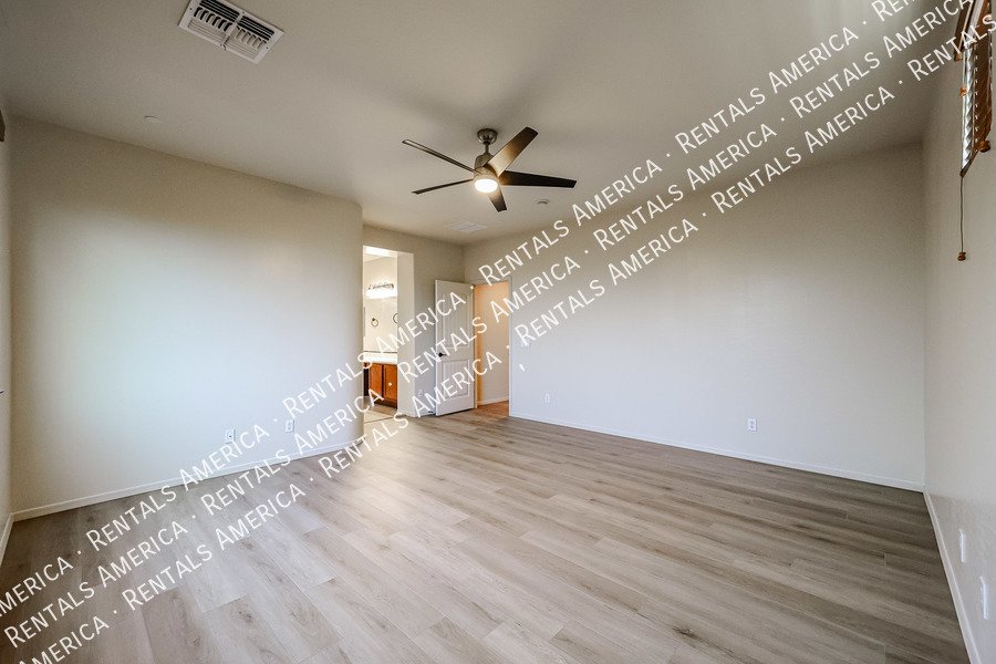 4 bedroom/3 bath with 3 car tandem garage! property image