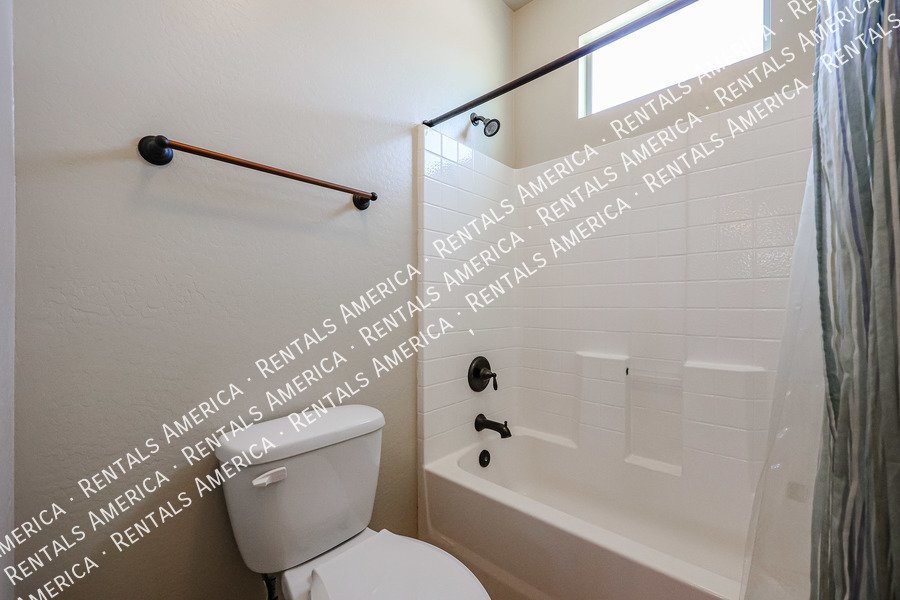 4 bedroom/3 bath with 3 car tandem garage! property image