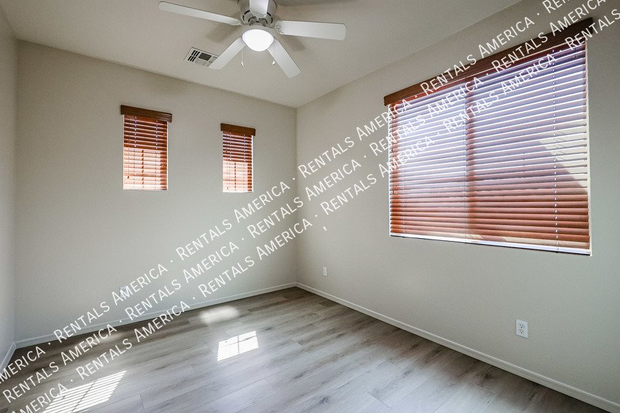 4 bedroom/3 bath with 3 car tandem garage! property image
