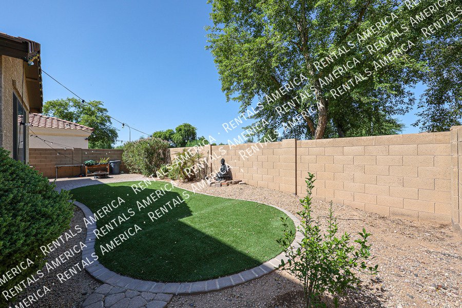 4 bedroom/3 bath with 3 car tandem garage! property image