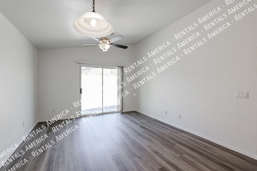 MI SPECIAL! Beautiful 3BD 2BA Home in Windmill Village in Buckeye! property image