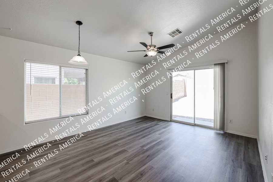 MI SPECIAL! Beautiful 3BD 2BA Home in Windmill Village in Buckeye! property image