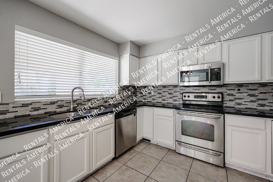 Large House with Pool! property image