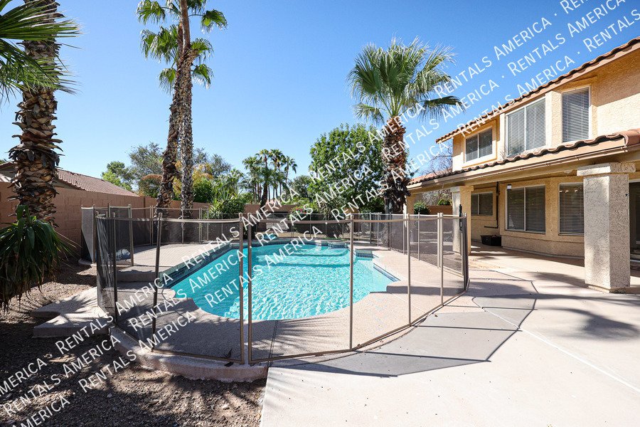 Large House with Pool! property image