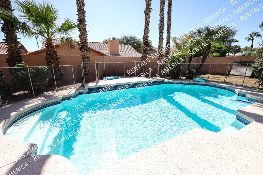 Large House with Pool! property image