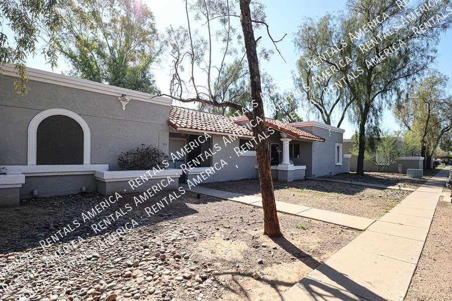 Spacious 2 Bedroom 2 Full Bath condo! GREAT LOCATION! property image