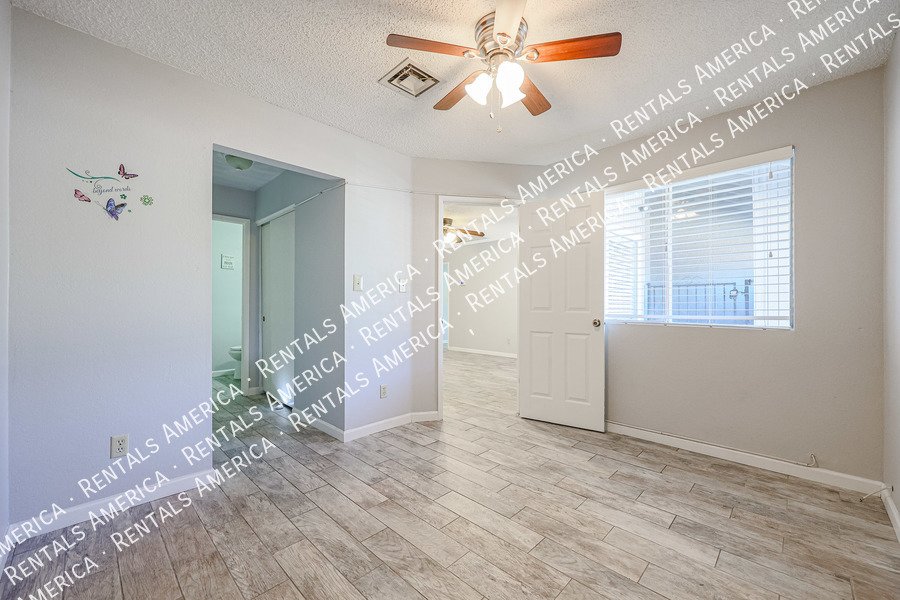 Spacious 2 Bedroom 2 Full Bath condo! GREAT LOCATION! property image