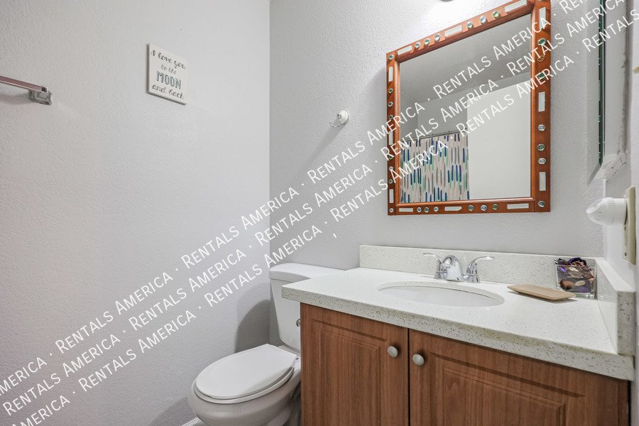 Spacious 2 Bedroom 2 Full Bath condo! GREAT LOCATION! property image