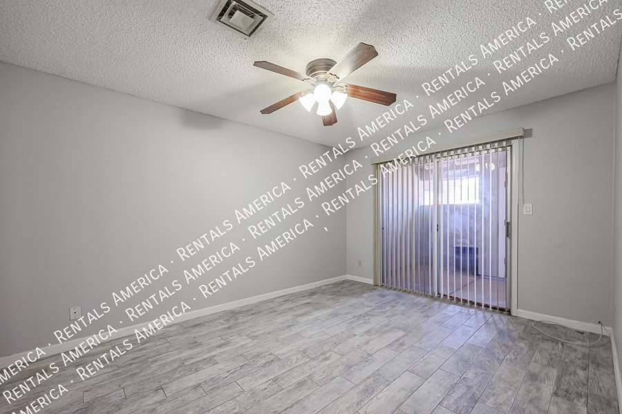 Spacious 2 Bedroom 2 Full Bath condo! GREAT LOCATION! property image