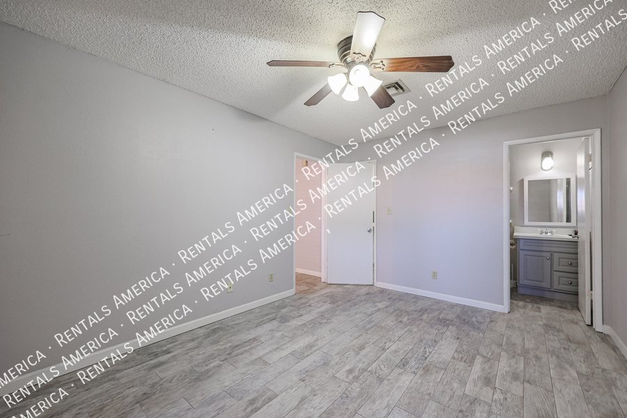 Spacious 2 Bedroom 2 Full Bath condo! GREAT LOCATION! property image