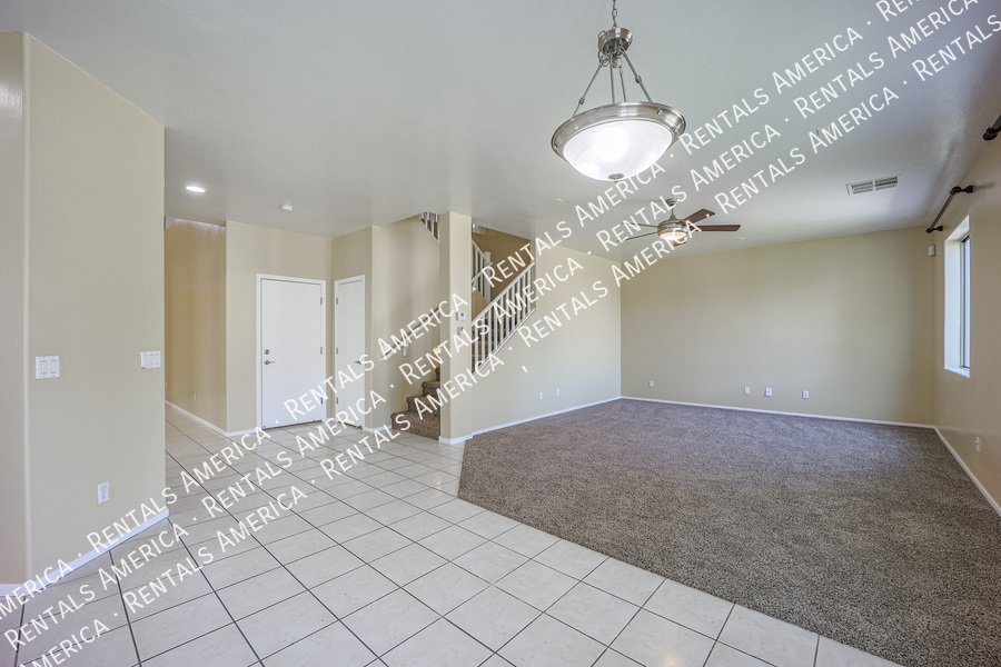 Spacious 5 Bedroom Home in Trailside Point! property image