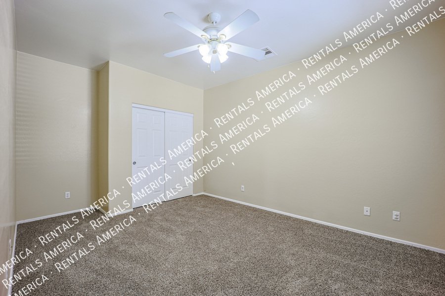 Spacious 5 Bedroom Home in Trailside Point! property image