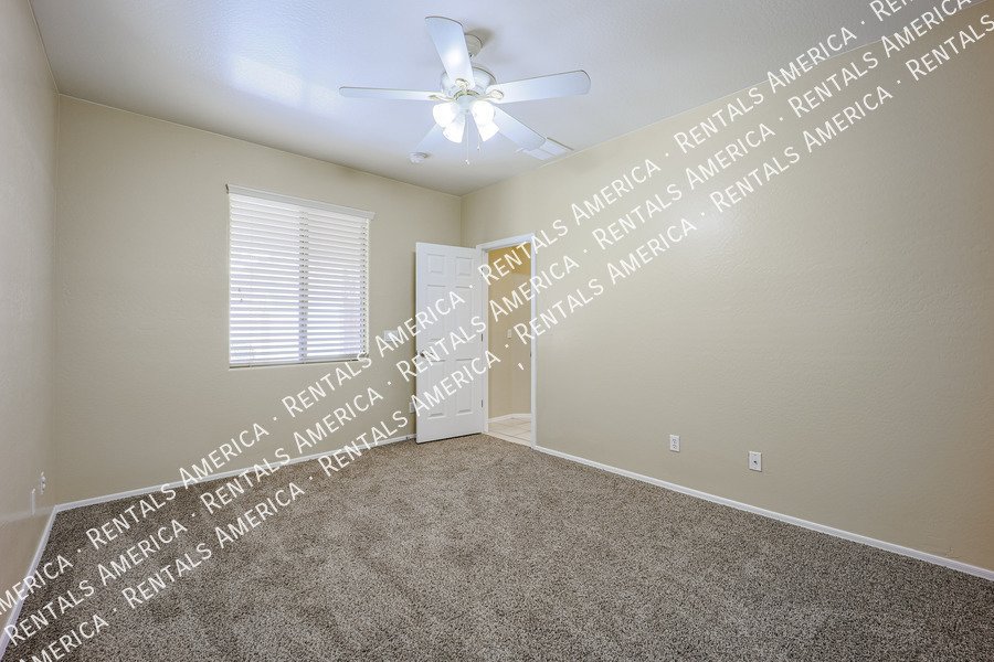 Spacious 5 Bedroom Home in Trailside Point! property image