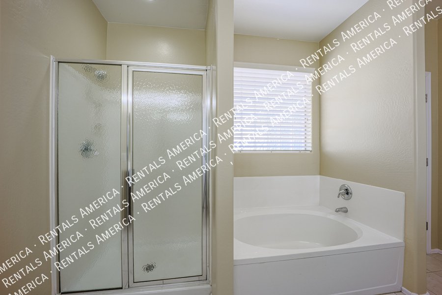 Spacious 5 Bedroom Home in Trailside Point! property image