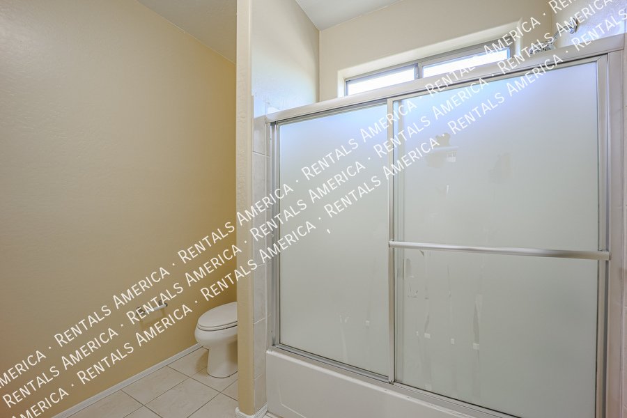Spacious 5 Bedroom Home in Trailside Point! property image